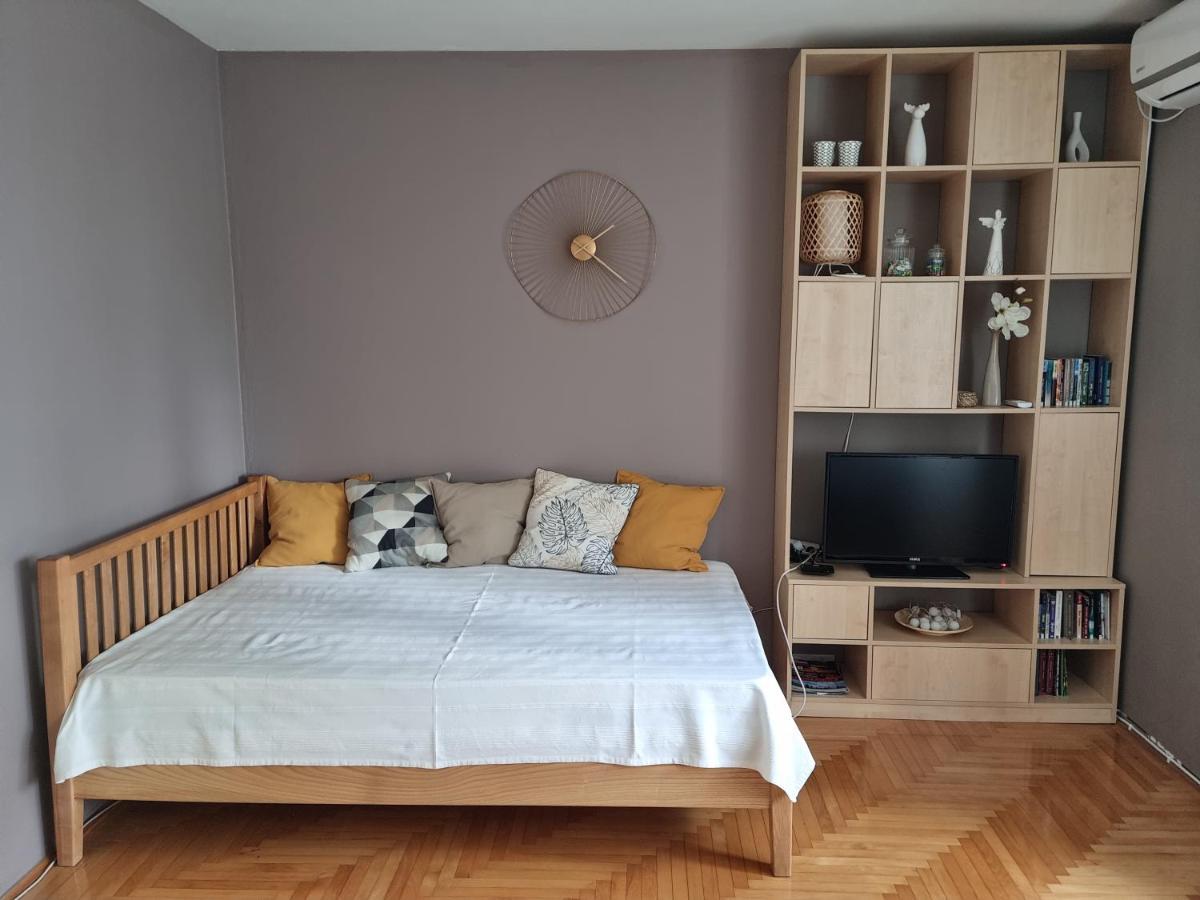 Apartament Stan Na Dan "Irina" Banja Luka Zewnętrze zdjęcie